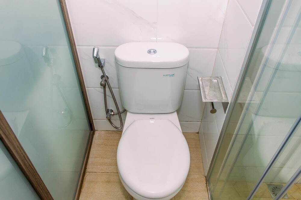 Legok: Minimalist And Warm 2Br At Sky House Bsd Apartment