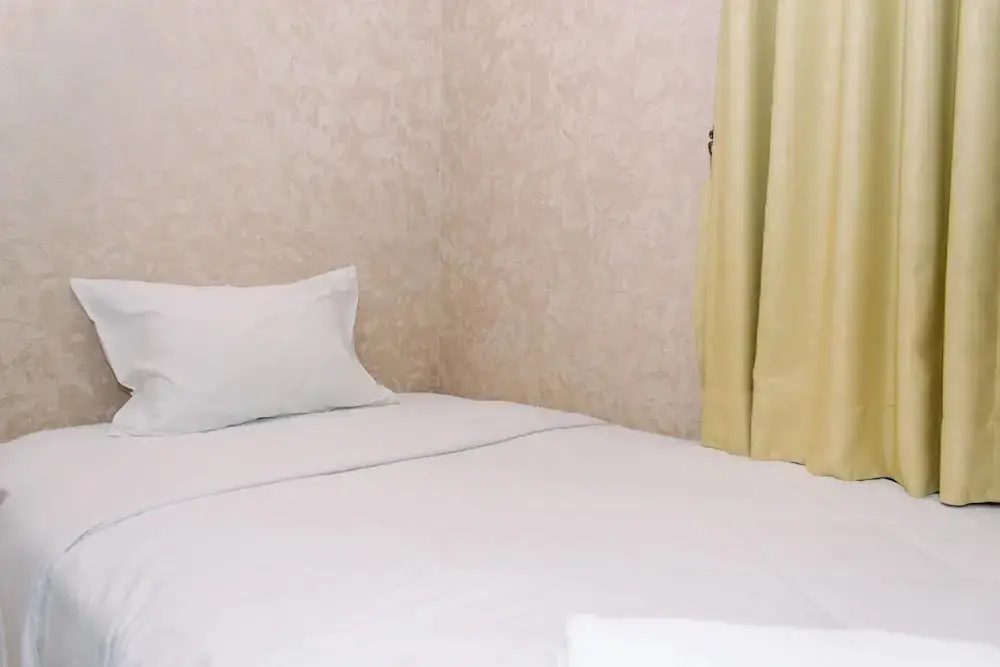 Legok: Minimalist And Warm 2Br At Sky House Bsd Apartment