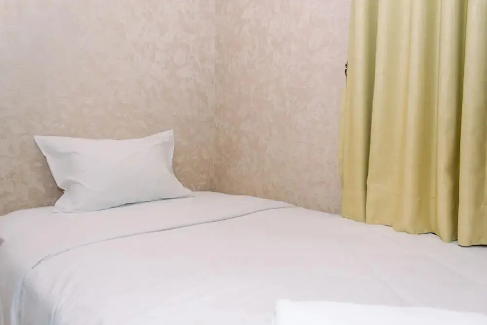 Legok: Minimalist And Warm 2Br At Sky House Bsd Apartment