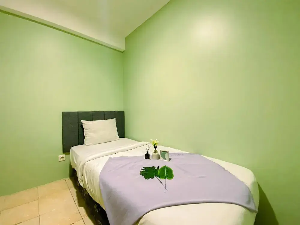 Джакарта: Warm And Comfort Stay 2Br At Green Park View Apartment