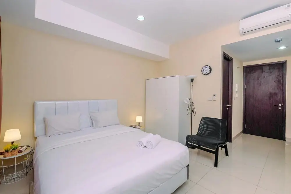 Nice And Elegant Studio Apartment At Nine Residence — фото 1