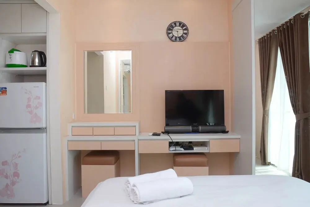 Джакарта: Nice And Minimalist Studio At Apartment Woodland Park Residence