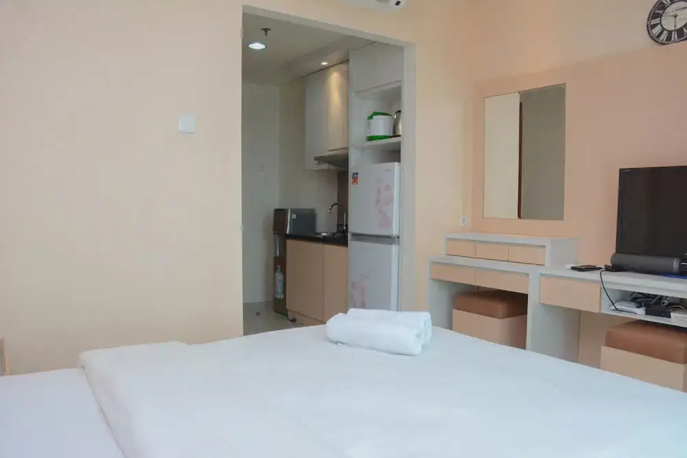 Джакарта: Nice And Minimalist Studio At Apartment Woodland Park Residence