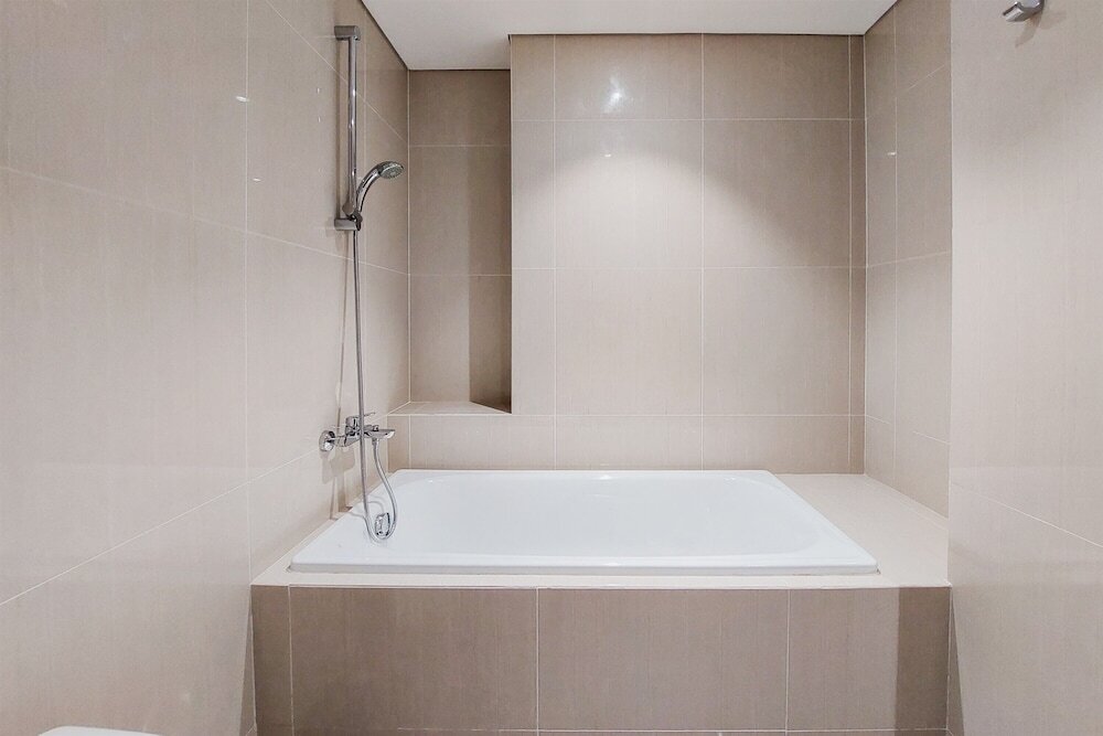 Legok: Nice And Spacious 2Br With Extra Room At Branz Bsd City Apartment