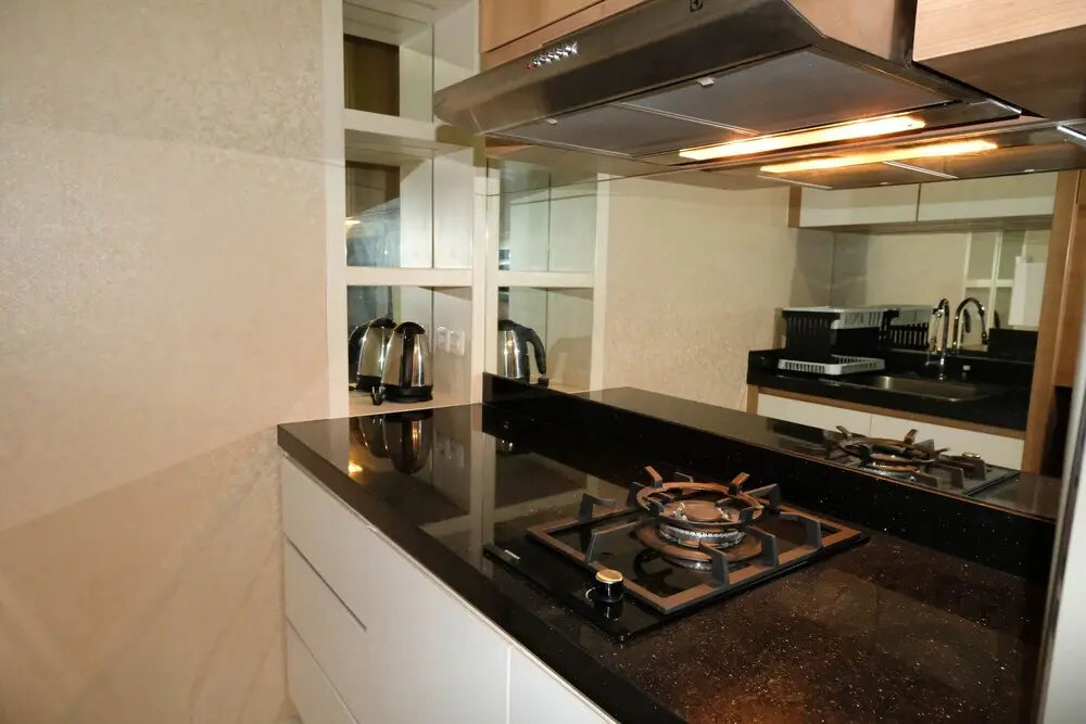 Сурабая: Spacious 2Br Apartment With Access Mall At Tanglin Supermall Mansion