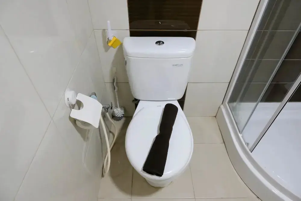 Сурабая: Spacious 2Br Apartment With Access Mall At Tanglin Supermall Mansion