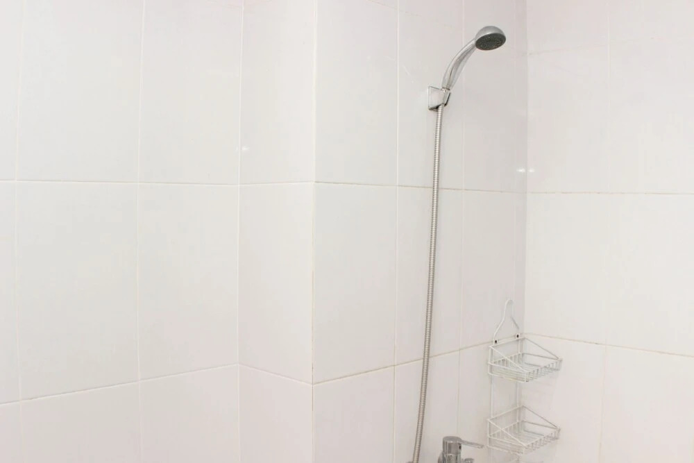 Бекаси: Homey And Nice 2Br At Patraland Urbano Apartment