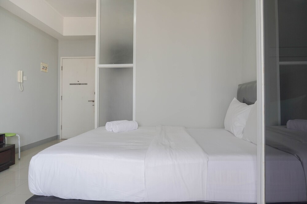 Warm And Homey Studio At Seasons City Latumenten Apartment — фото 1