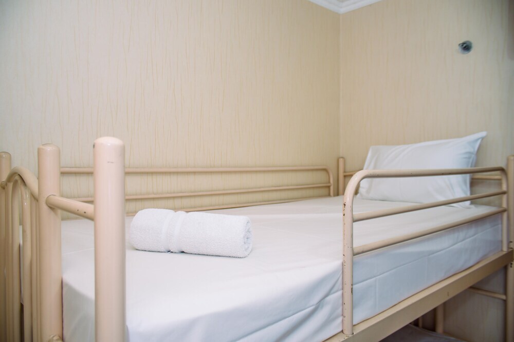 Тангеранг: Nice And Spacious 3Br At Kondominium Golf Karawaci Apartment