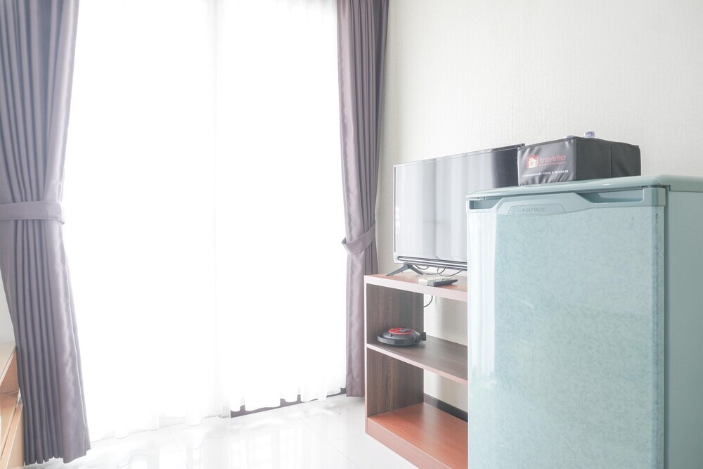 Джакарта: Homey 1Br At Sky Terrace Apartment