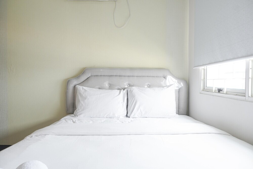 Джакарта: Homey 1Br At Sky Terrace Apartment