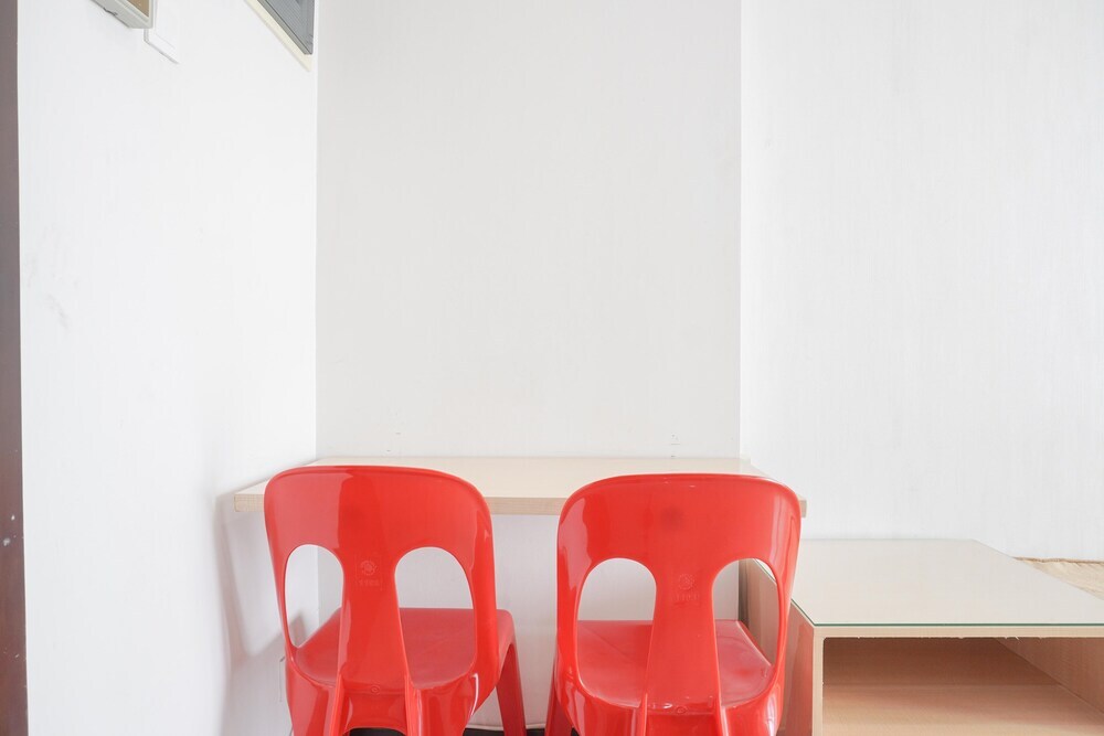 Джакарта: Homey 1Br At Sky Terrace Apartment