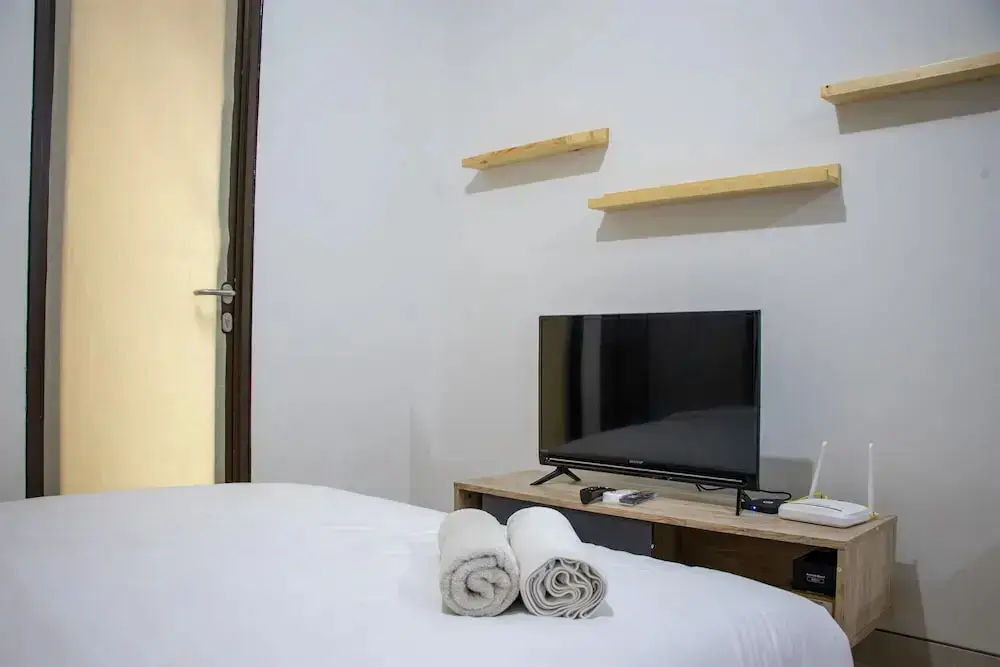 Депок: Fancy And Nice Studio Room At Transpark Cibubur Apartment