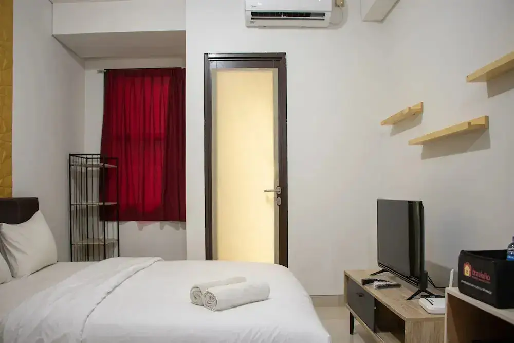 Депок: Fancy And Nice Studio Room At Transpark Cibubur Apartment