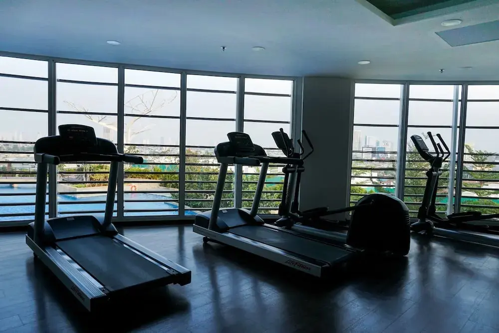 Джакарта: Comfort And Warm Studio Room At West Vista Apartment