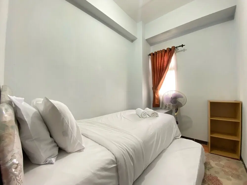 Бандунг: Comfy 2Br Apartment At Suites @Metro