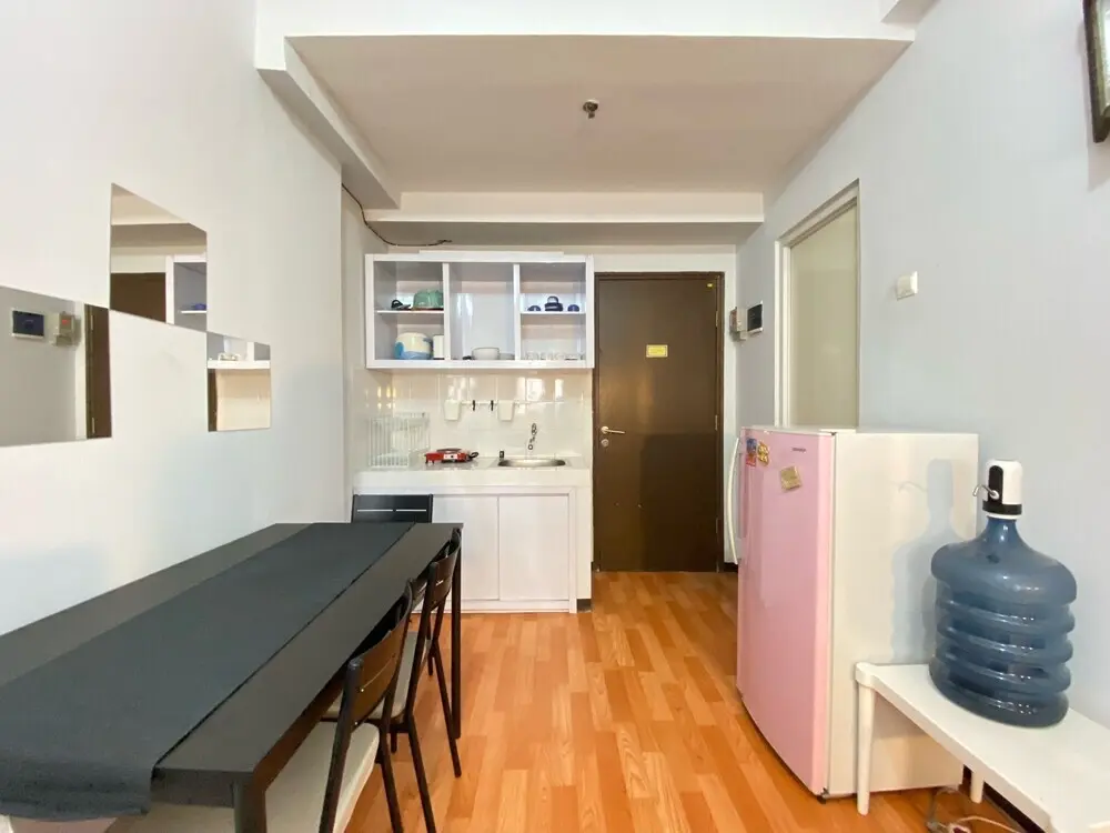 Бандунг: Comfy 2Br Apartment At Suites @Metro