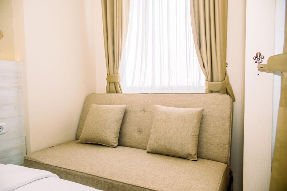 Южный Тангеранг: Simple And Cozy Studio Apartment At Urban Heights Residences