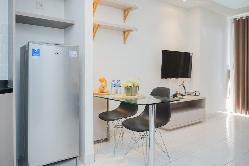 Южный Тангеранг: Comfort And Simple 1Br At Casa De Parco Apartment
