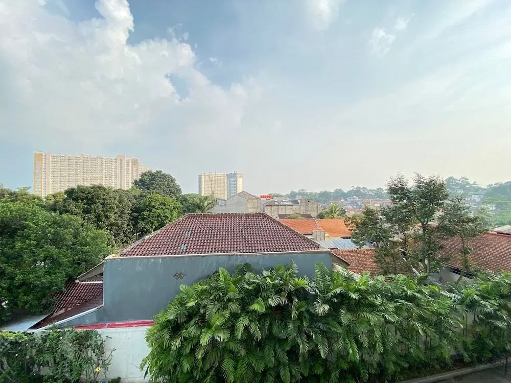 Бандунг: Spacious 1BR Apartment with Extra Room at Parahyangan Residence Bandung