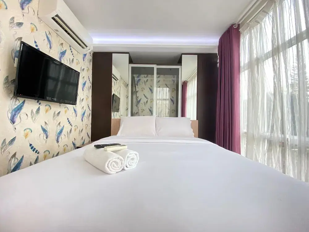 Бандунг: Spacious 1BR Apartment with Extra Room at Parahyangan Residence Bandung