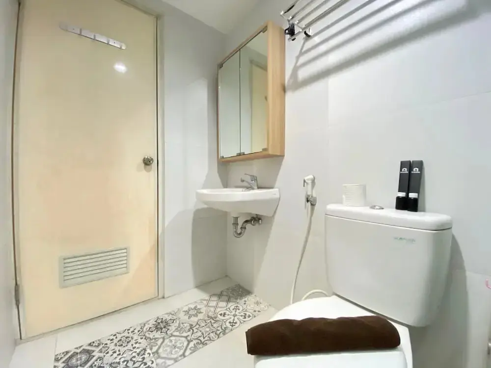 Бандунг: Spacious 1BR Apartment with Extra Room at Parahyangan Residence Bandung