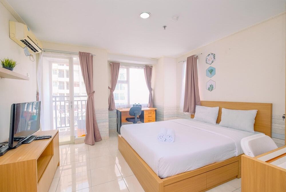 Депок: Fully Furnished And Comfy Studio Apartment Margonda Residence 3