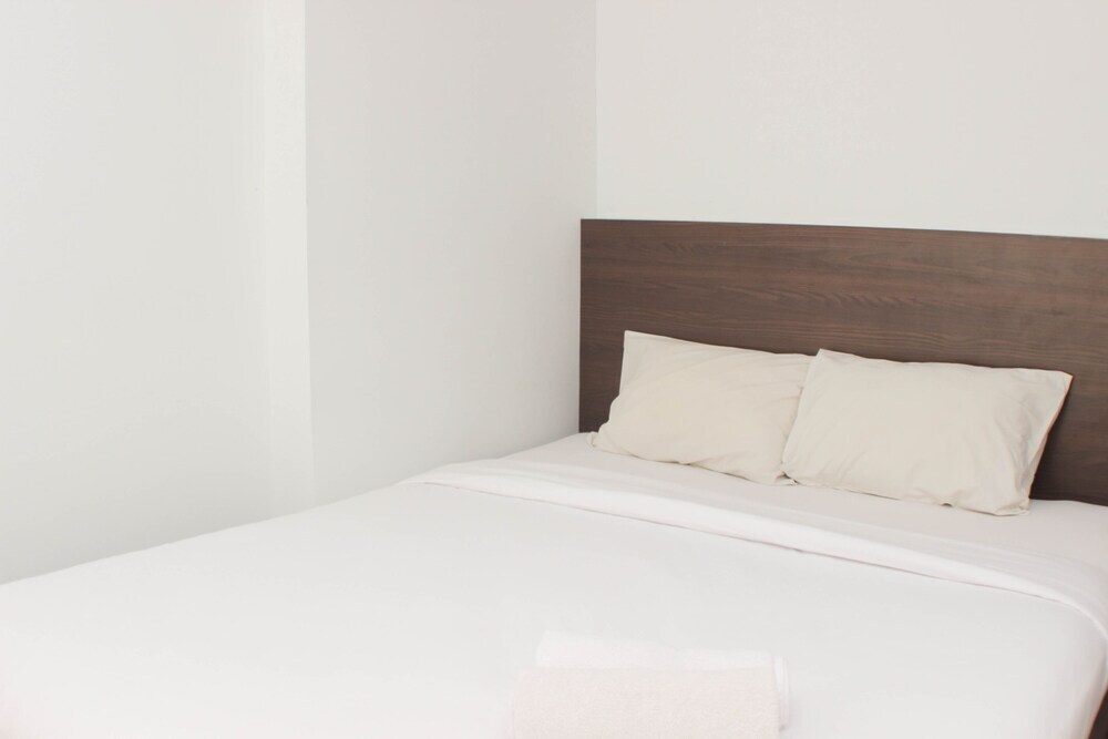 Бекаси: Homey And Minimalist 2Br At Patraland Urbano Apartment