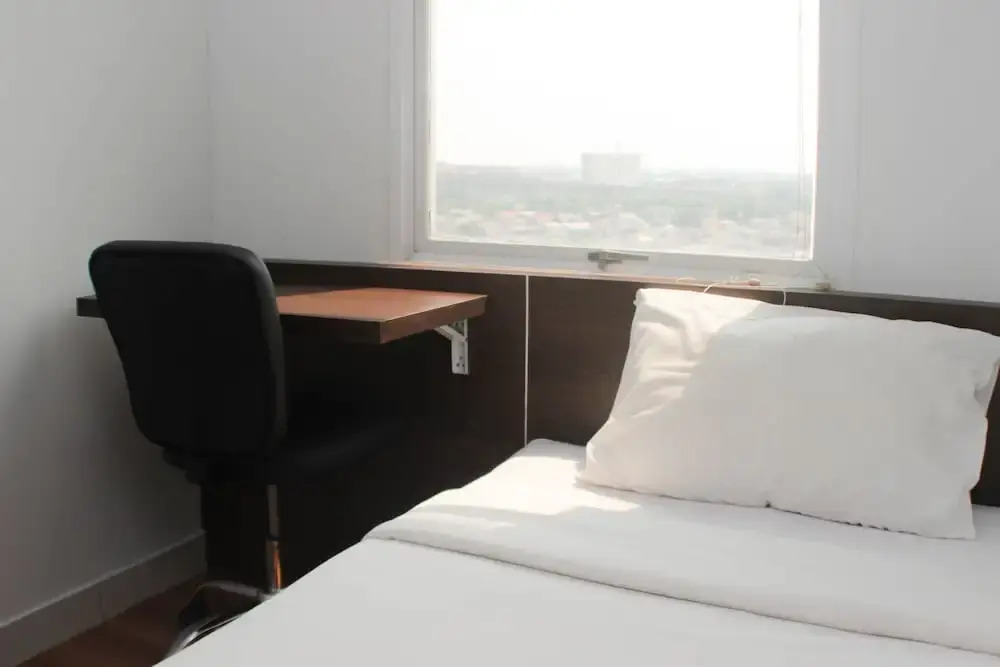 Бекаси: Homey And Minimalist 2Br At Patraland Urbano Apartment