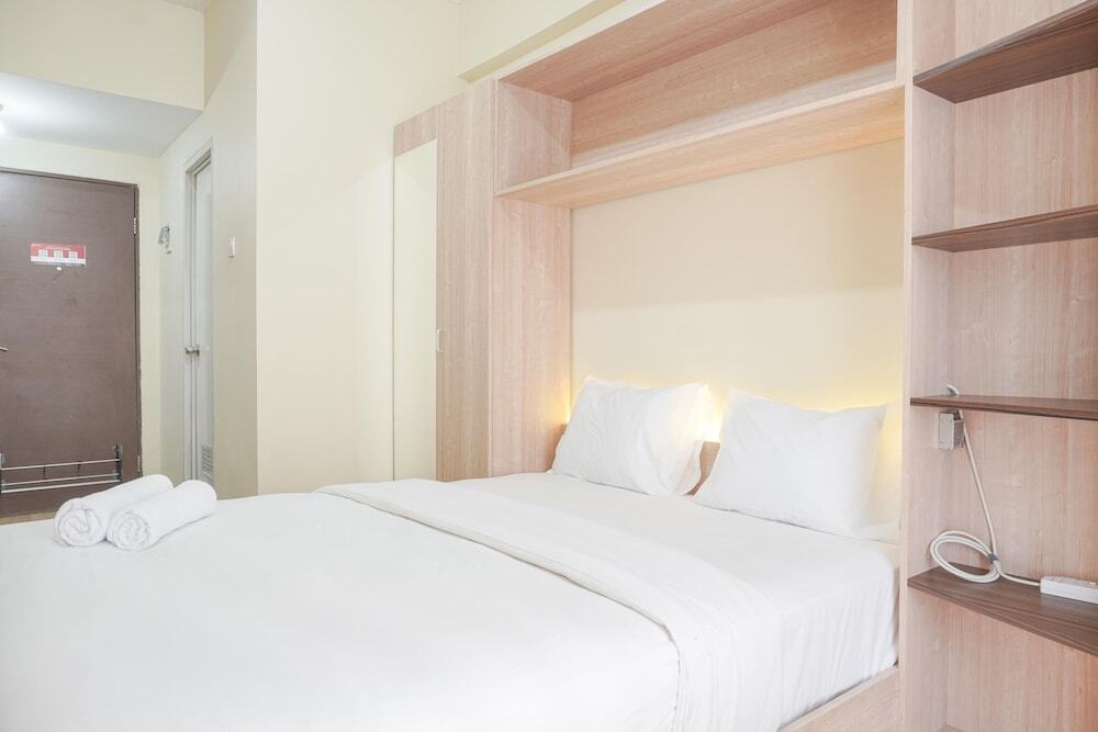 Джакарта: Nice And Elegant Studio At Sunter Park View Apartment