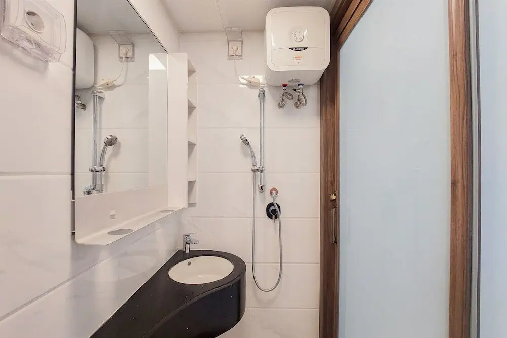 Legok: Comfy And Minimalist Studio At Sky House Bsd Apartment