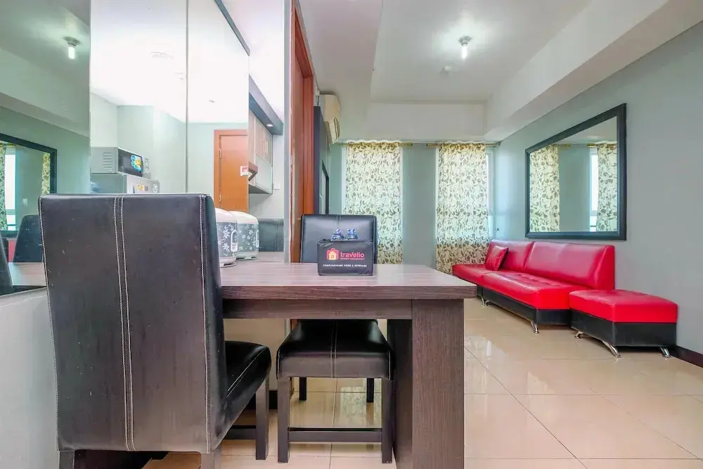 Джакарта: Simple And Comfort 2Br With Extra Room At Mt Haryono Square Apartment