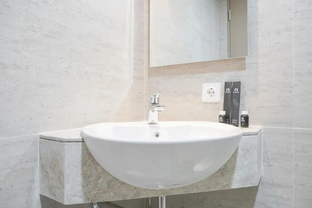 Джакарта: Warm And Elegant 1Br At Gold Coast Apartment