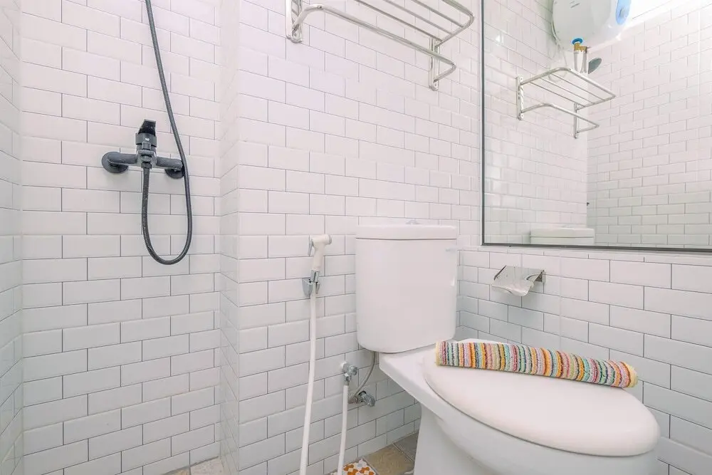 Джакарта: Nice And Strategic Studio At Bassura City Apartment