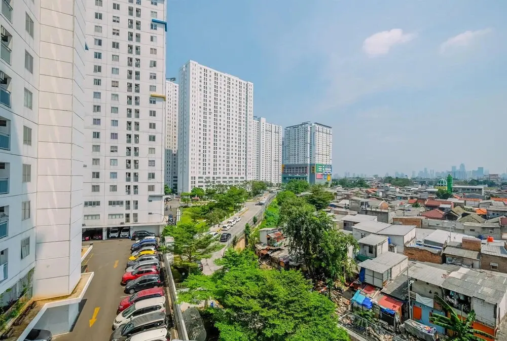 Джакарта: Nice And Strategic Studio At Bassura City Apartment