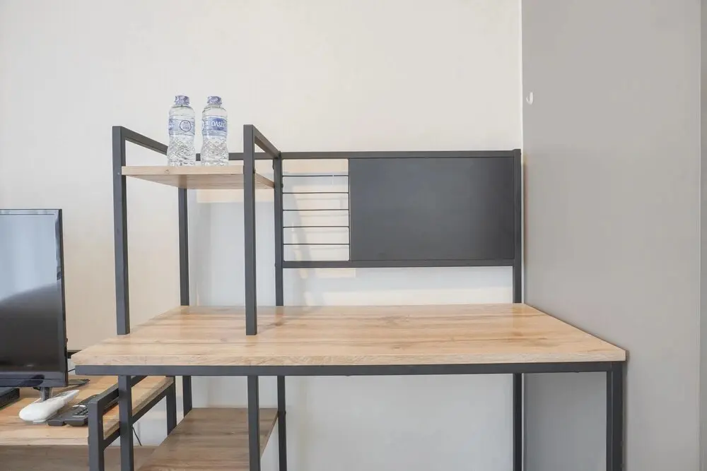 Джакарта: Minimalist And Comfort Studio At Gold Coast Apartment
