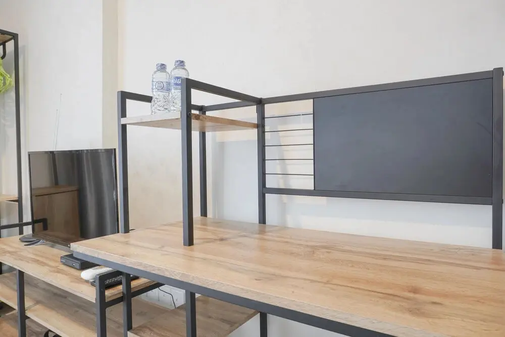Джакарта: Minimalist And Comfort Studio At Gold Coast Apartment