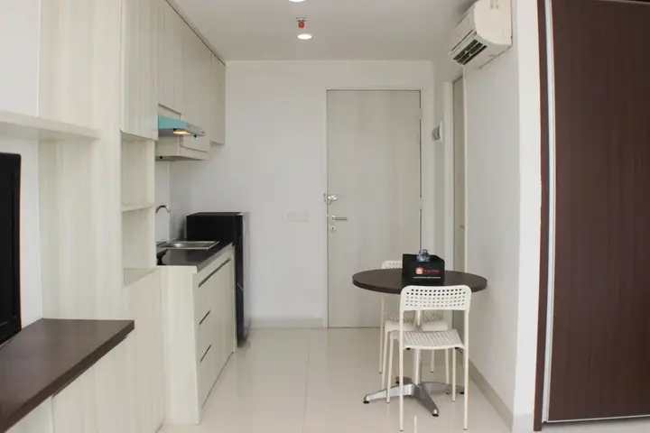 Чикаранг: Spacious And Elegant Studio Azalea Suites Apartment