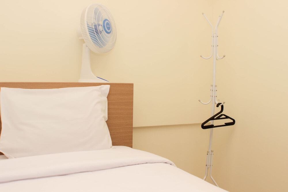 Сибату: Simple And Comfort 2Br At Meikarta Apartment