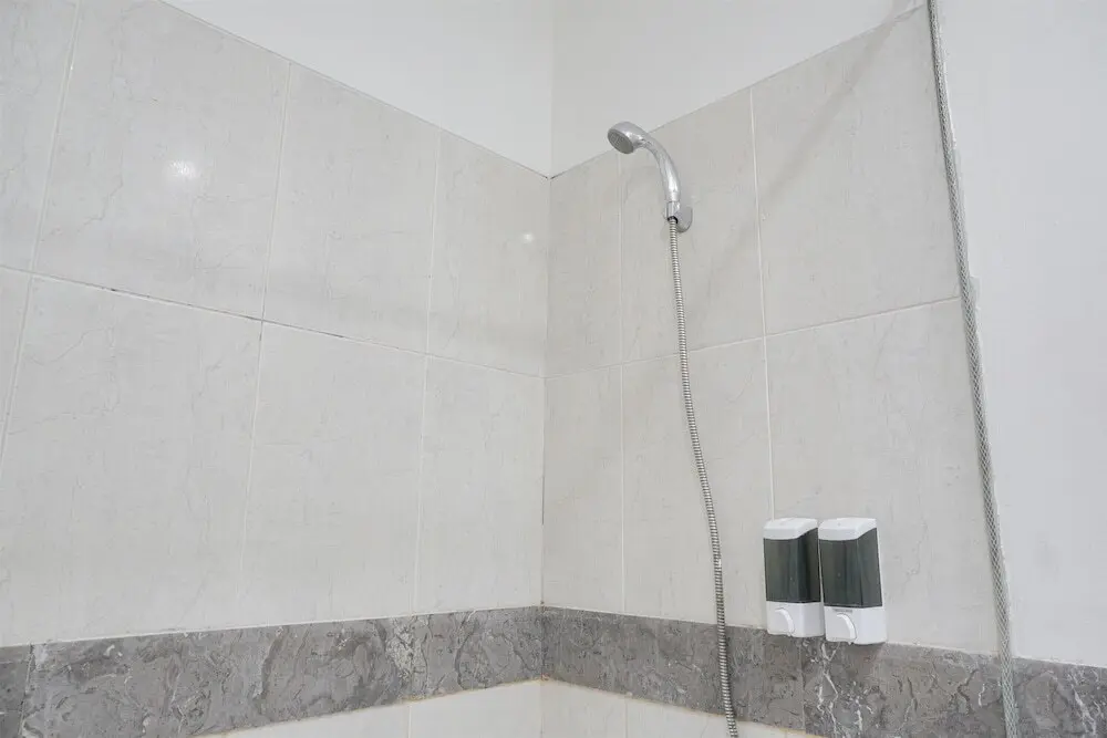 Джакарта: Cozy Stay And Tidy 1Br At The Bellezza Apartment