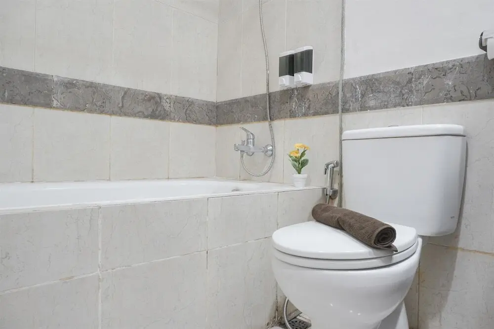 Джакарта: Cozy Stay And Tidy 1Br At The Bellezza Apartment