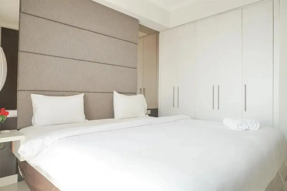 Джакарта: Cozy Stay And Tidy 1Br At The Bellezza Apartment