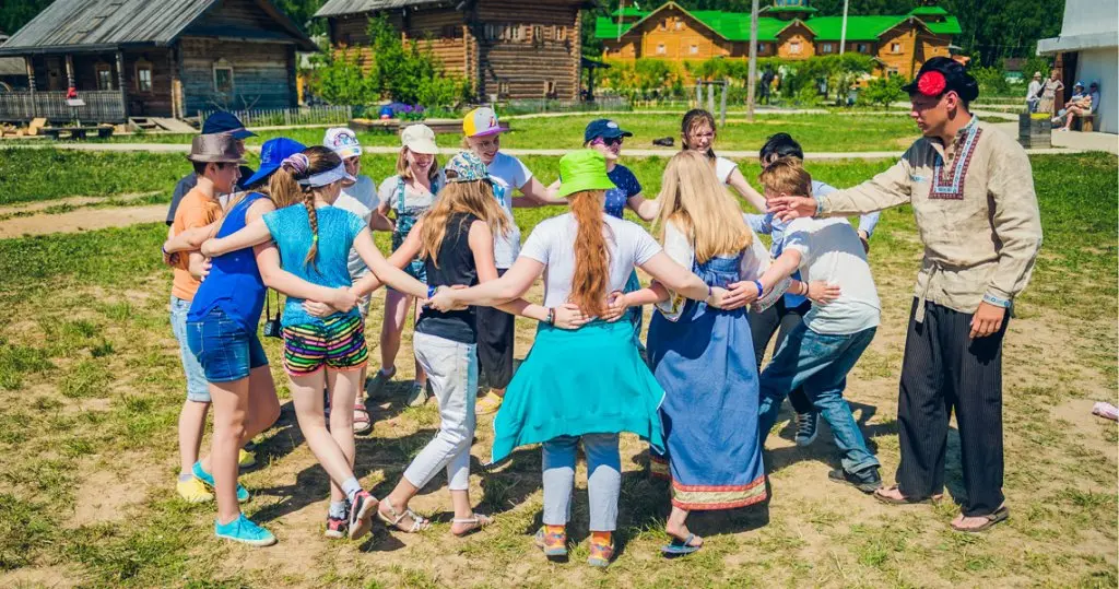 Петрово: Этнодомики Этномир