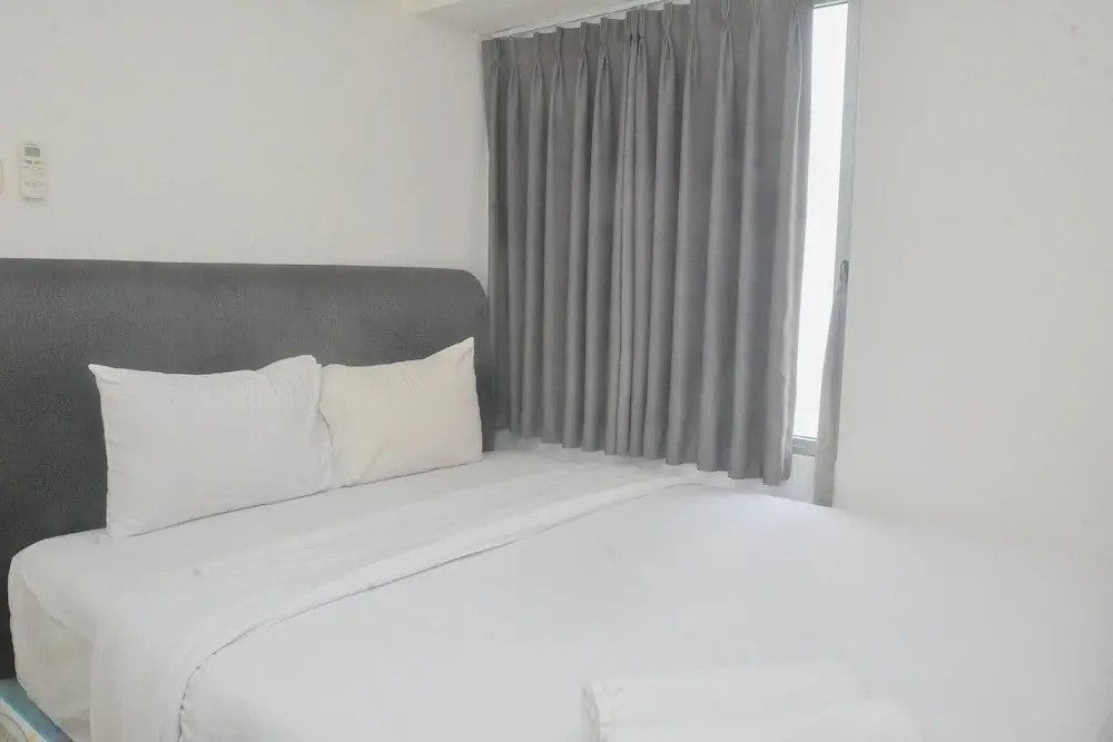 Джакарта: Strategic And Minimalist 2Br At Bassura City Apartment