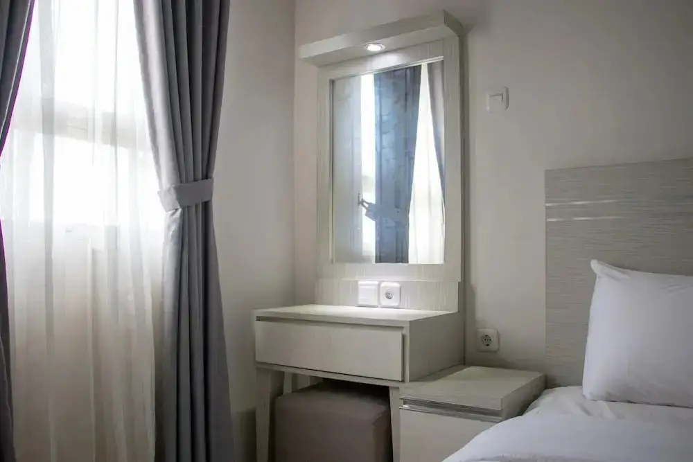 Депок: Minimalist 1Br Apartment With Pool View At Atlanta Residences