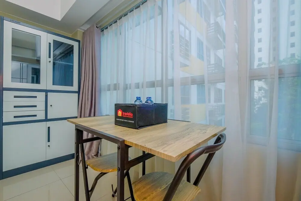 Бекаси: Comfy And Minimalist Studio At Springlake Summarecon Bekasi Apartment