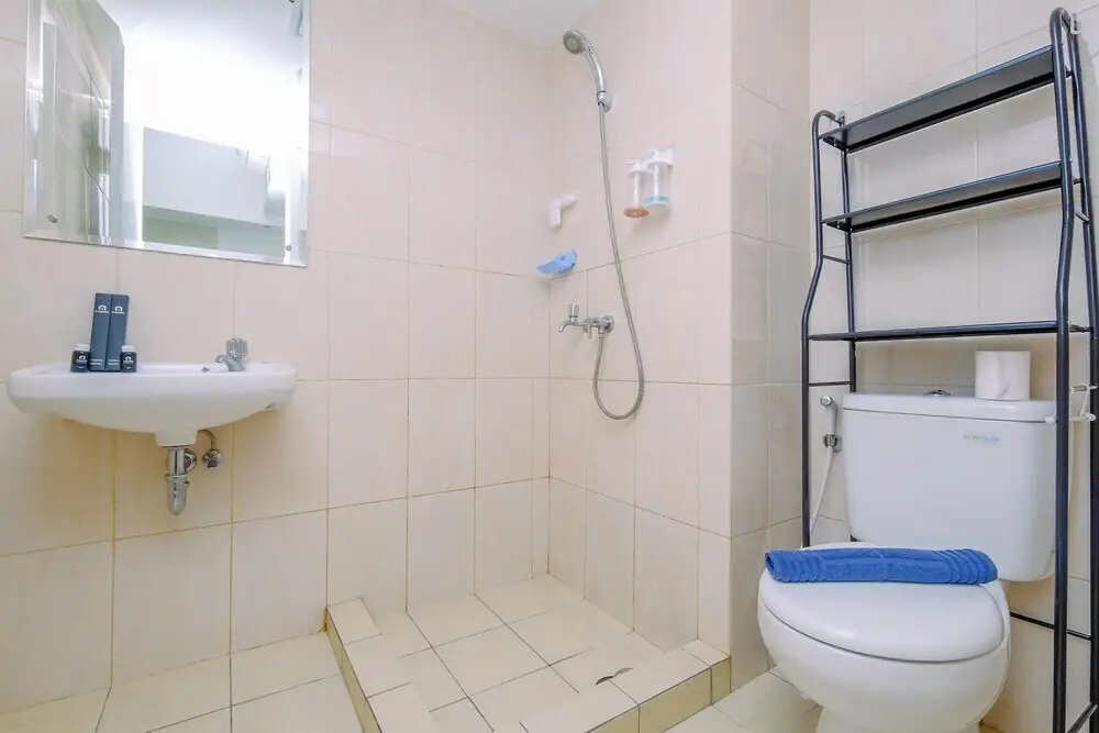 Бекаси: Comfy And Minimalist Studio At Springlake Summarecon Bekasi Apartment