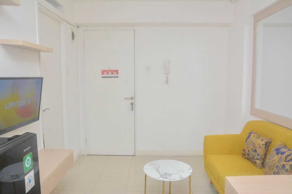 Джакарта: Scenic 2Br Bassura City Apartment Near Shopping Mall