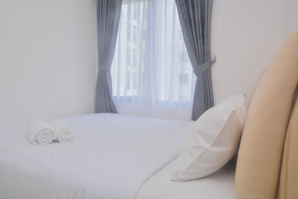 Джакарта: Scenic 2Br Bassura City Apartment Near Shopping Mall