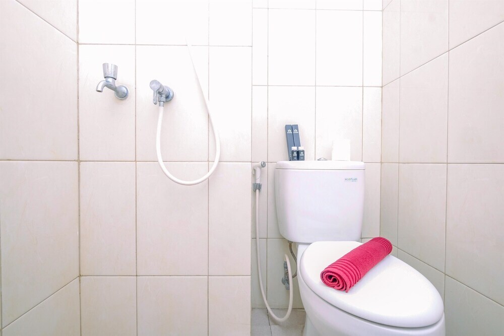 Бекаси: Fancy And Nice Studio Room At Springlake Summarecon Bekasi Apartment